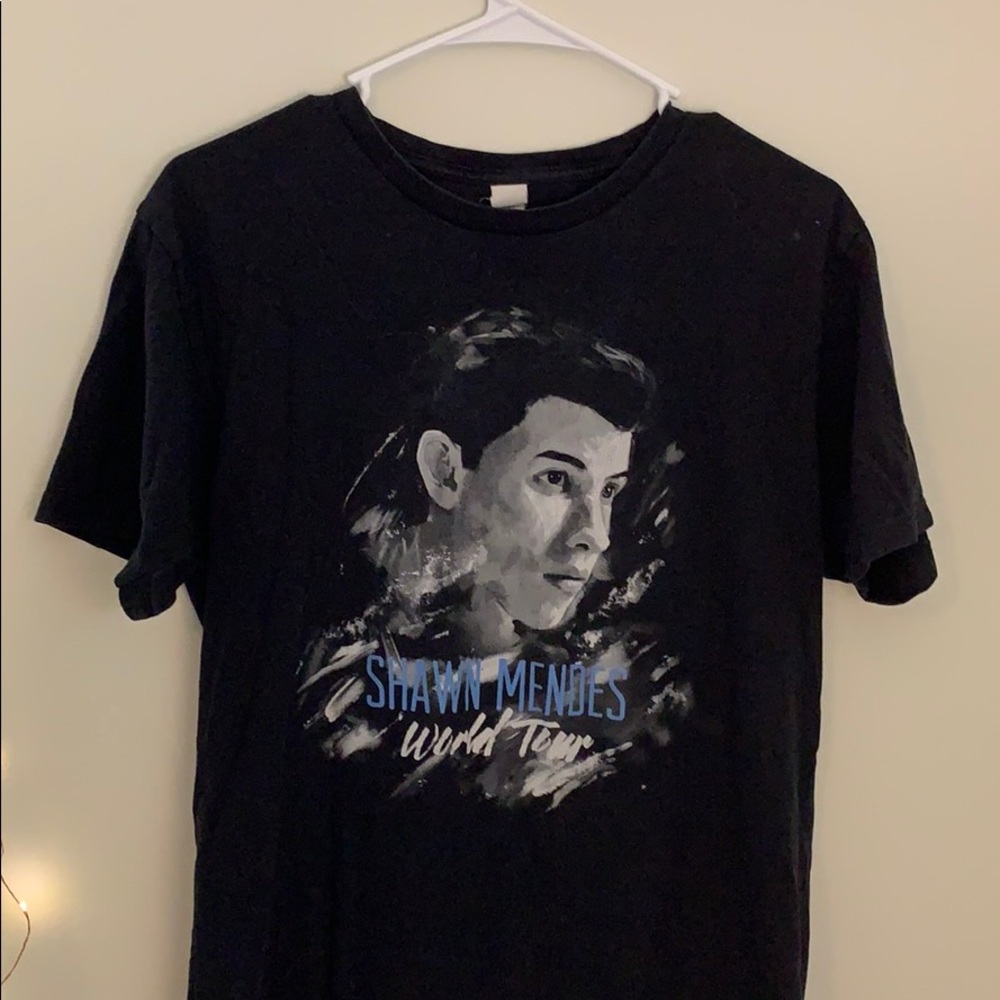 Shawn Mendes world tour t-shirt